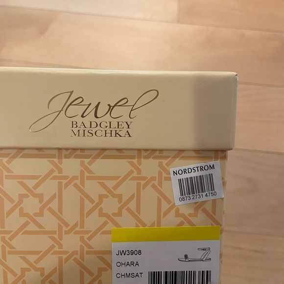 Size 9 - Bridal Shoes - Jewel Badgley Mischka - Picture 8 of 8